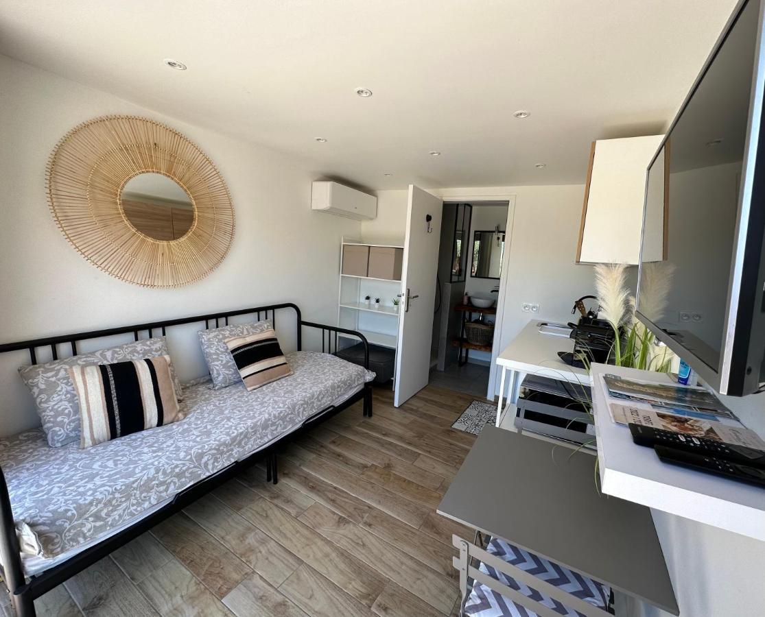 Studio Collobrieres Vue Sur Village エクステリア 写真